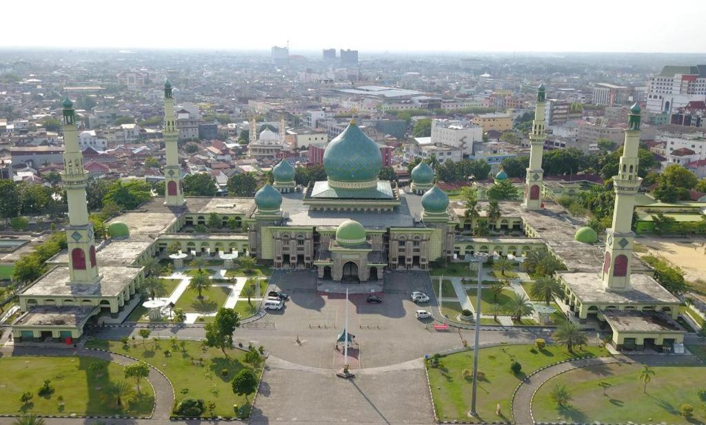 Sabrina Hotel Sisingamangaraja Pekanbaru Zewnętrze zdjęcie
